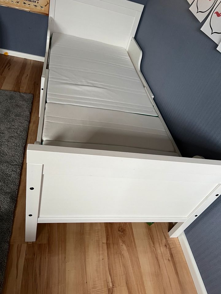 IKEA Sundvik Kinderbett  ausziehbar mit Matratze in Uetze