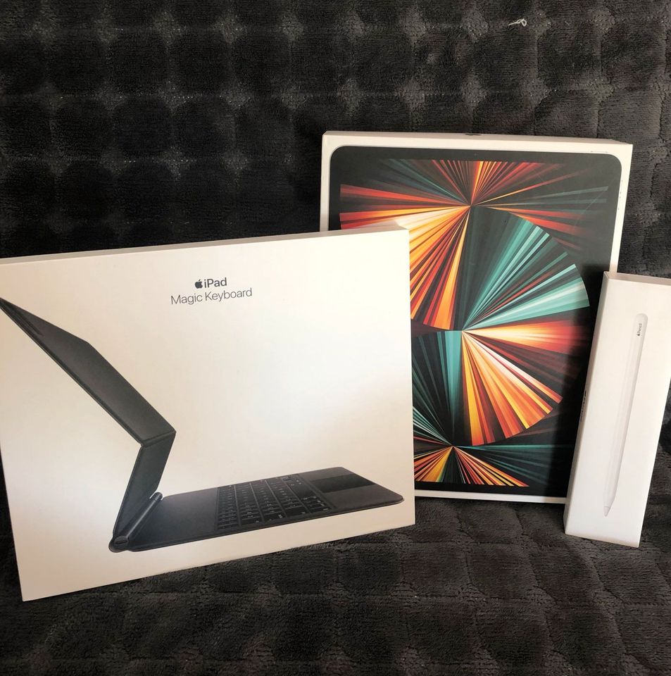 iPad Pro M1 (5th Generation), 512GB, 5G Cellular + Apple Magic Keyboard + Apple Pencil in Köln