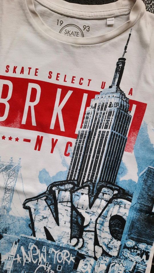 T-Shirt Gr. 134/140, Skate, NYC, New York, Brooklyn in Edermünde