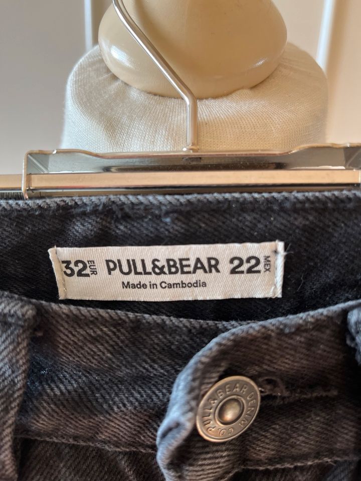 Schwarze Jeans von Pull&Bear in Größe 32 in Bad Salzuflen