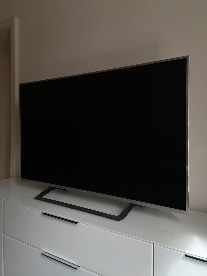 SONY KD49XE8077 (49 Zoll / 123.2 cm, HDR 4K, Android TV) in Berlin