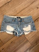 Kurze Hose mit Details Mecklenburg-Vorpommern - Rappin Vorschau