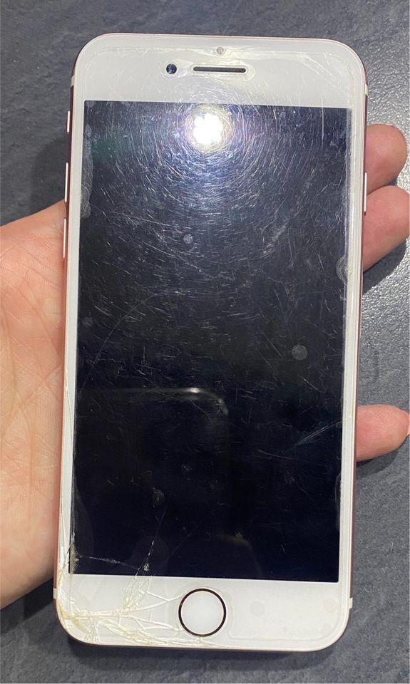 Apple iPhone 7 mit 128 GB in Eisenbach (Hochschwarzwald)