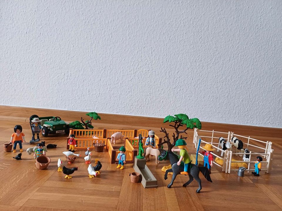 Playmobil Farm Set/ Bauernhof mit Tiere/Konvolut in Düsseldorf