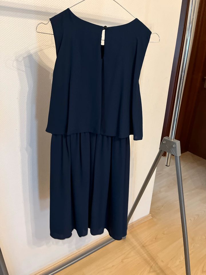 Umstands-Abendkleid von Asos in Obertshausen