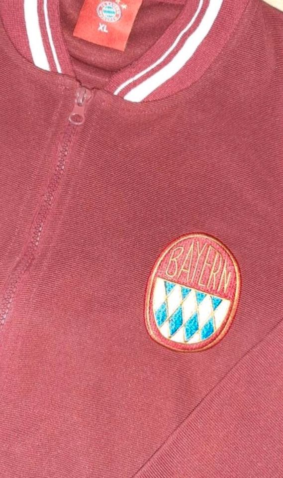 Fc Bayern Jacke in Schnaittach