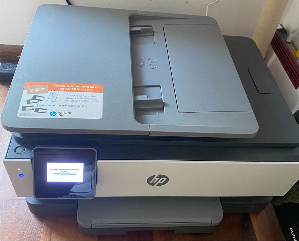 HP OfficeJet 8014e All-in-One ab und zu Papierstau in Düsseldorf