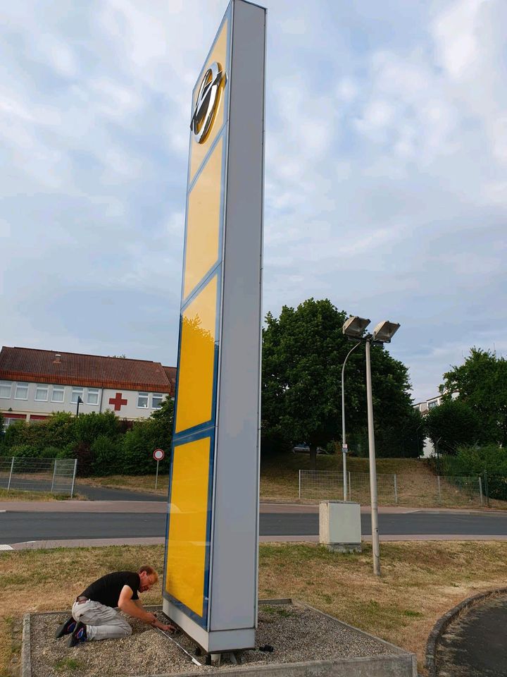 Opel Pylon in Felsberg