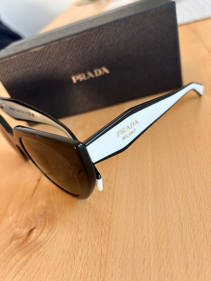 Originale Prada Sonnenbrille in Lübeck