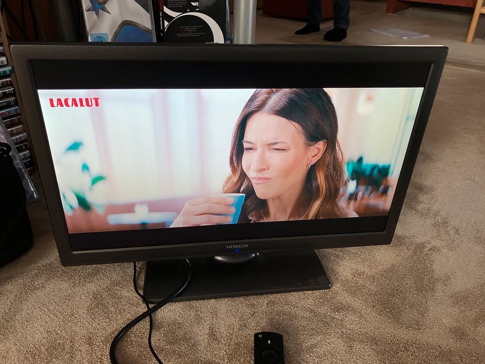 Hitachi Fernseher mit DVD Laufwerk in Weyhe