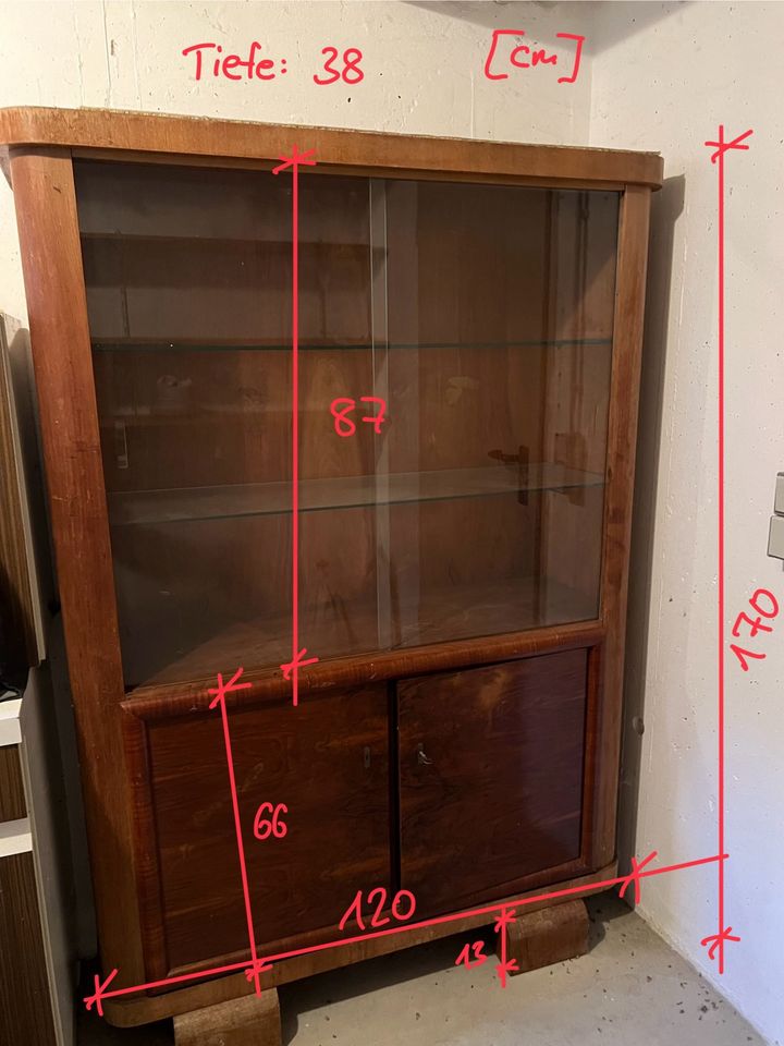 Antiker Holzschrank mit Teil Glasfront in Augsburg