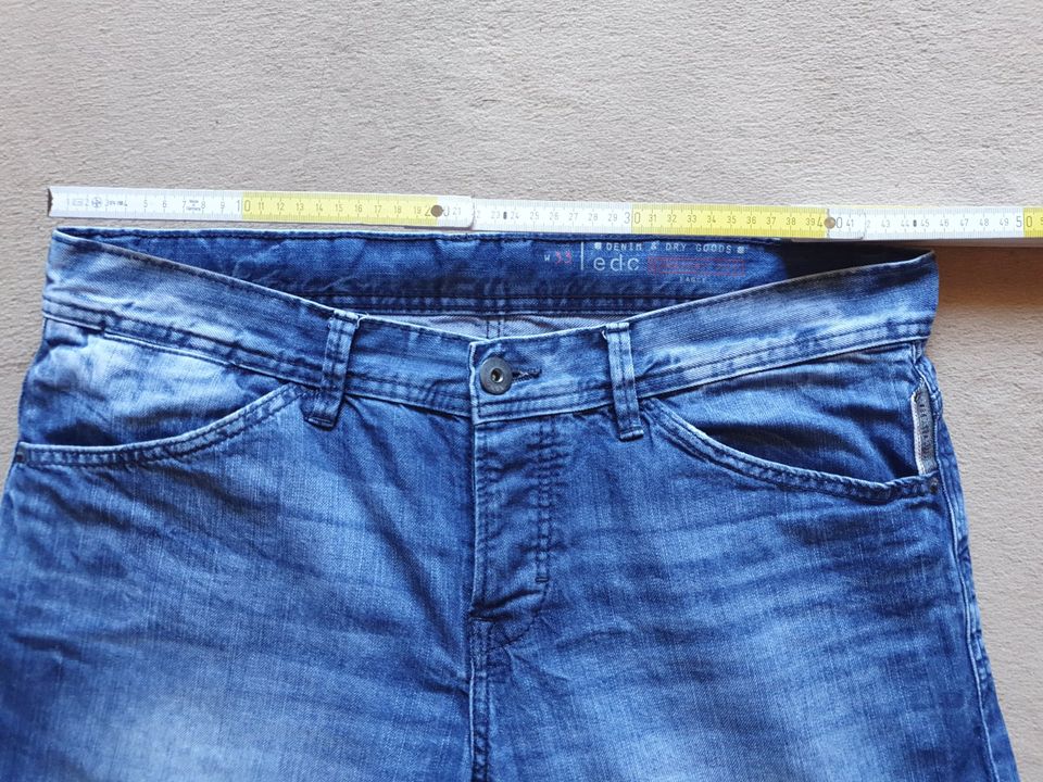 Jeans Short Gr. 33 inch, neuwertig in Augsburg