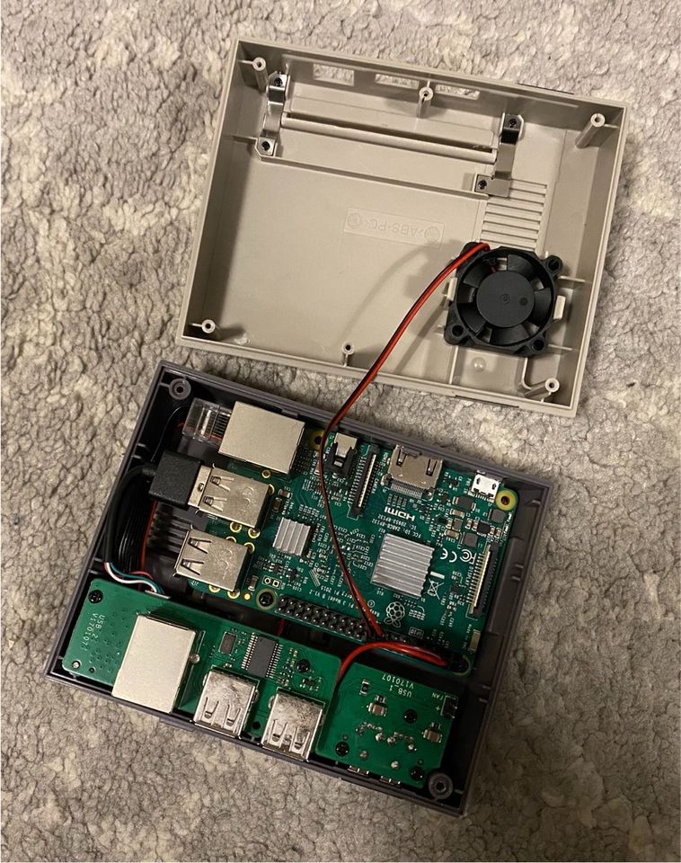 Retro Konsole Nespi Case + Kontroller +  Raspberry Pi 3 Model in Emden