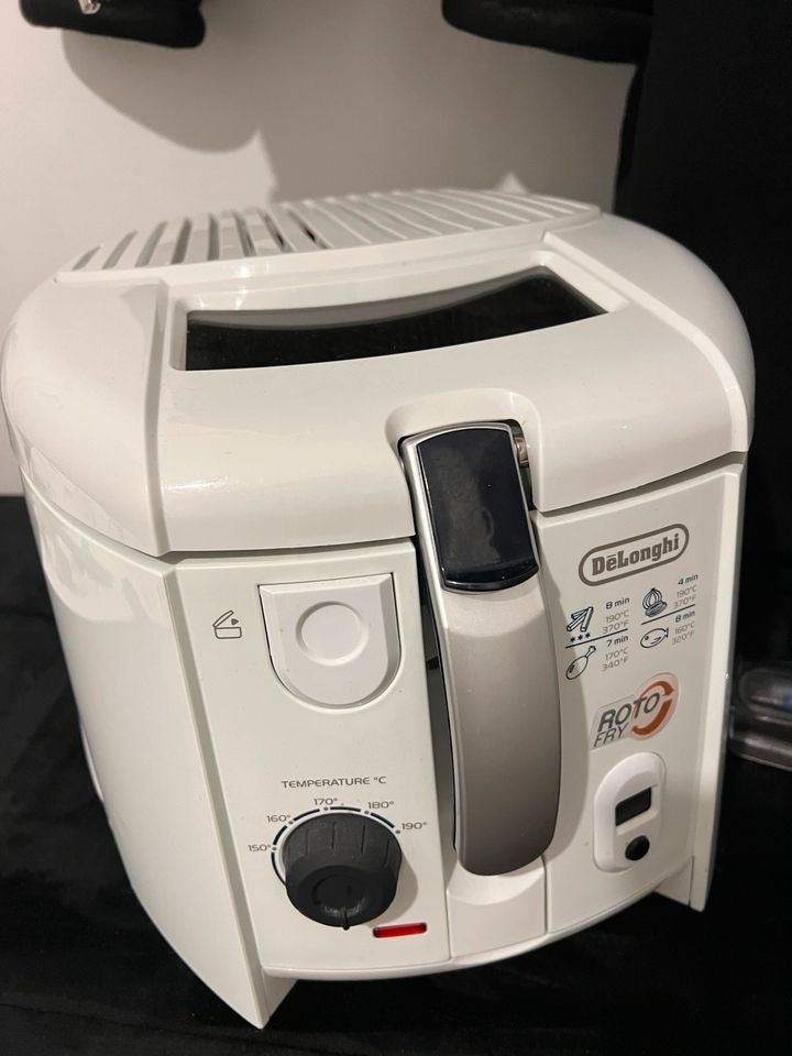 *NEU* DELONGHI RotoFry F28313.W Fritteuse 1800 Watt Weiß in Remscheid