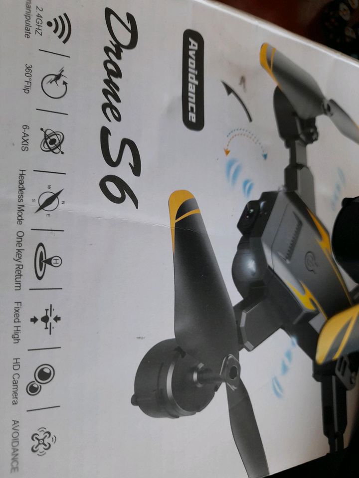 Drone S6 1800mAh Akku Ladegerät neu Fernbedienung inklusive Allem in Berlin