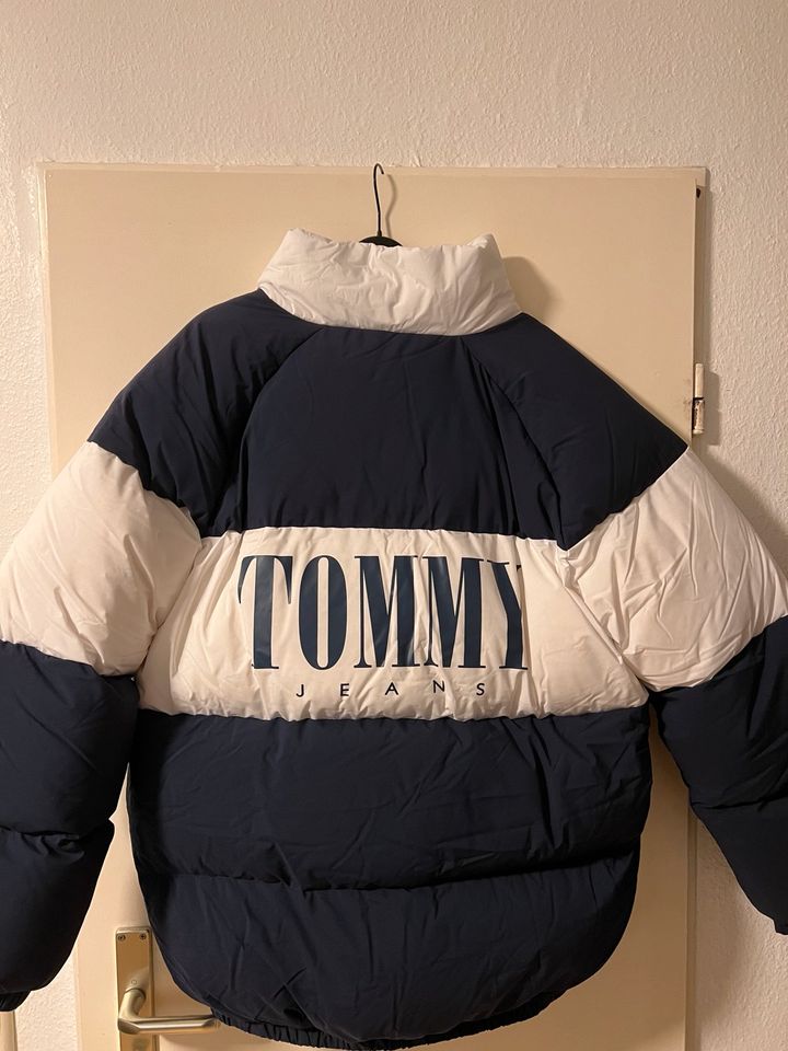 Tommy Hilfiger Jacke Gr. M | Neupreis 240€ in Raunheim