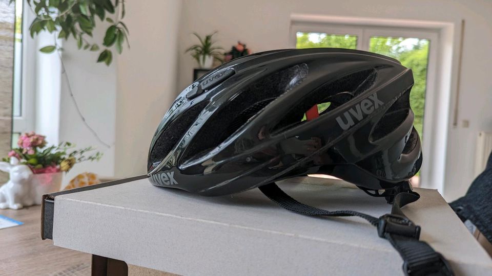 MARKE Fahrrad Helm Fahrradhelm Uvex Boss Race schwarz  52 - 56 in Lappersdorf