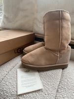 UGG, classic tall, Größe 39, beige Baden-Württemberg - Waiblingen Vorschau