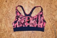 Nike Sport Top Fitness Mädchen Damen bunt Gr S Gr 146/152 - Top Sachsen-Anhalt - Wernigerode Vorschau