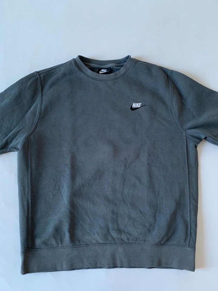 Nike Sweatshirt - Gr. M in Bremen