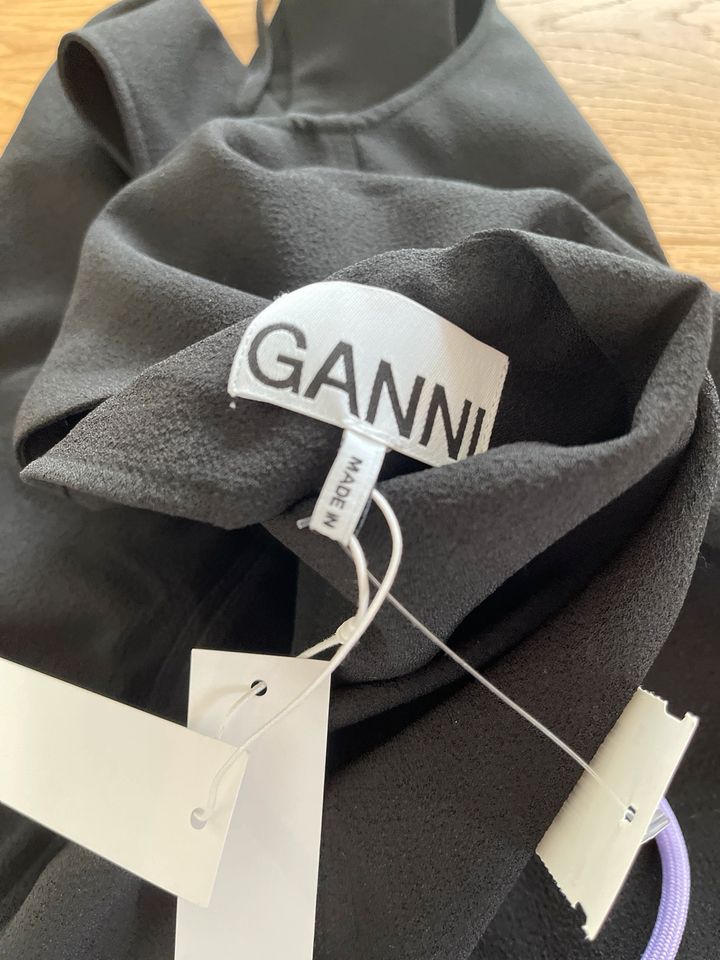 Ganni Top Schwarz 36 neu mit Etikett in Stuttgart