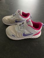 Nike Kinder Sneaker, grau, 27 Bayern - Baar-Ebenhausen Vorschau