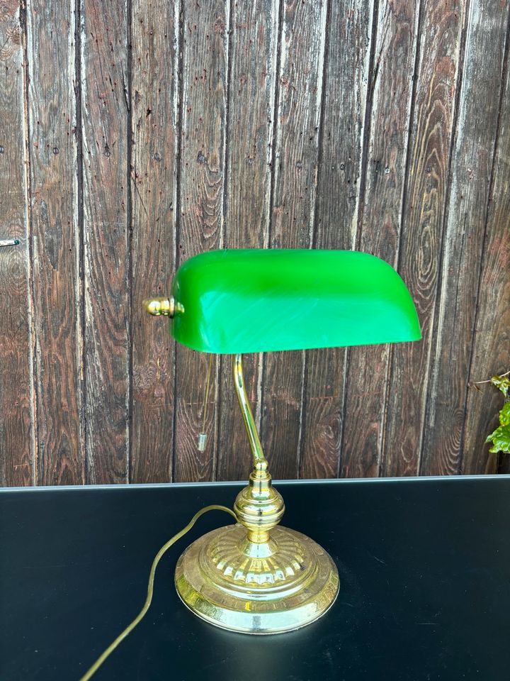 Vintage Art Deco Tischlampe mit grünem Metall Schirm 50/60/70er in Bad Kreuznach