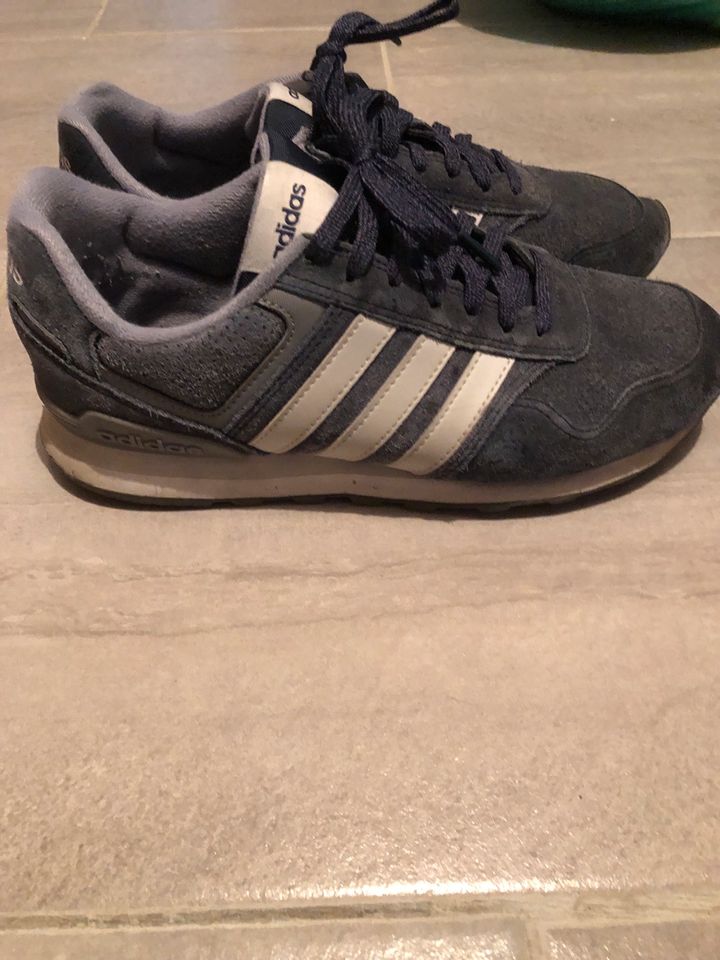 Adidas Herrenschuhe Größe  42 in Mannheim