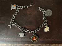 Armband Alice im Wunderland Tim Burton Wonderland Disney Hessen - Marburg Vorschau