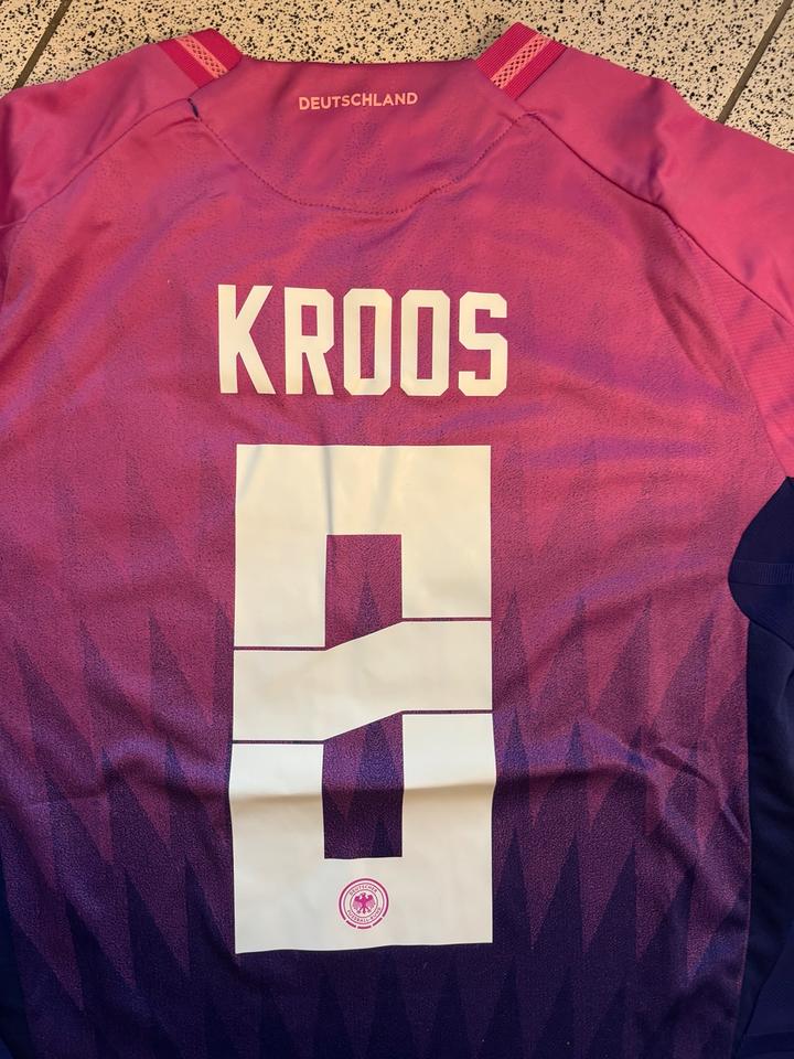 Deutschland DFB Kroos 8 Spielertrikot Gr.M pink EM 2024 neu in Eggenstein-Leopoldshafen