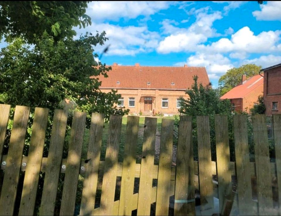 2 gegenüberliegende Höfe Dorfrand in MV arrondierte 3ha, Bauland in Berlin