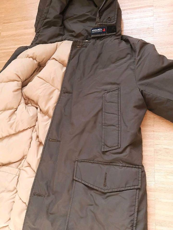 Klassiker: Boulder Jacket von Woolrich in S, braun, Daunen in Schüttorf