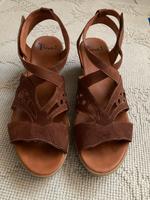 THINK! attraktive Sandalen braun top  Zustand Baden-Württemberg - Offenburg Vorschau
