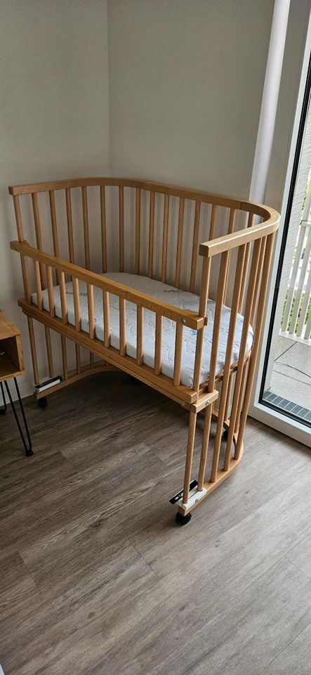 Babybay Boxspringbett mit Rollen und Rausfallschutz in Köln