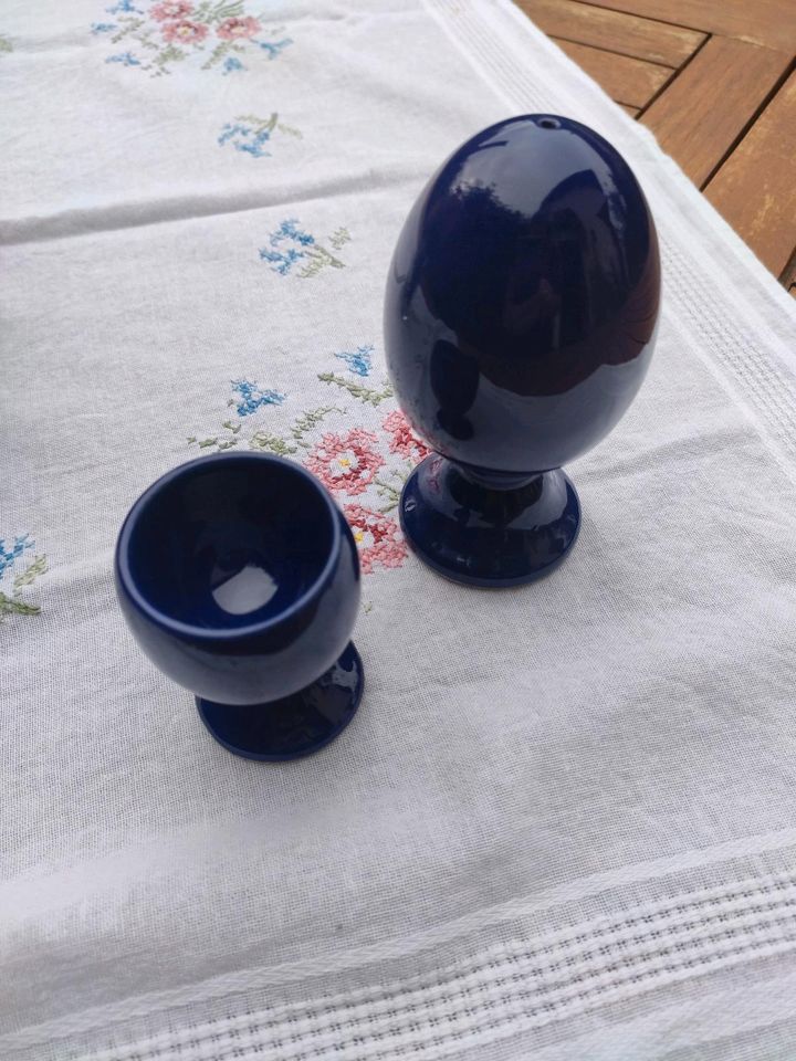 Eierbecher und Salzstreuer aus Keramik in Dresden