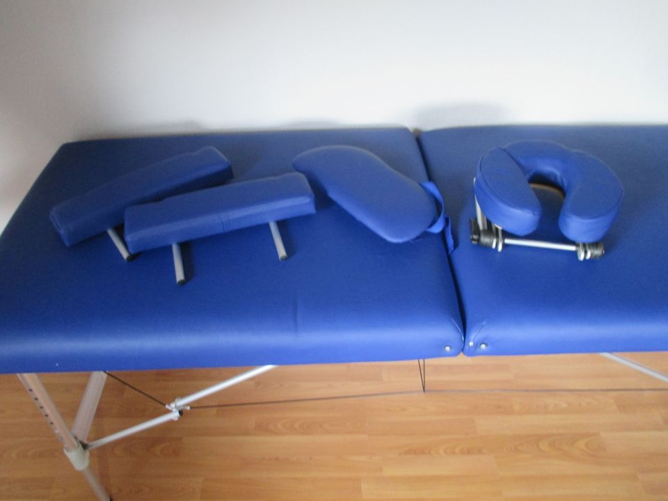 Alu Massageliege blau mit Tragetasche in Fürth