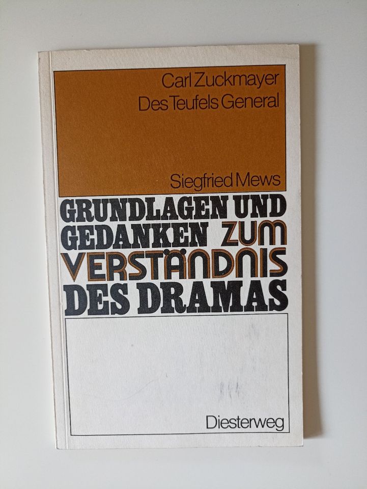 Mehrere Bücher:Grundlagen und Gedanken zum Verständnis des Dramas in Mühlheim am Main