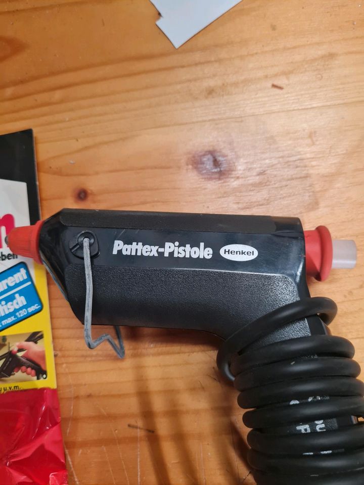 Pattex Heißklebe-Pistole in Hann. Münden