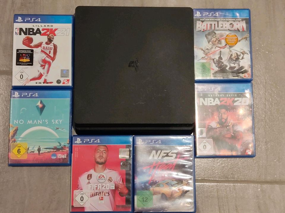 Ps4 Slim 1Tb + 6 Spiele (kein Controller) in Bergisch Gladbach