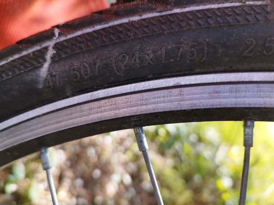 Diverse gebrauchte Kinderfahrräder, reparaturbedürftig in Heiligenhafen 