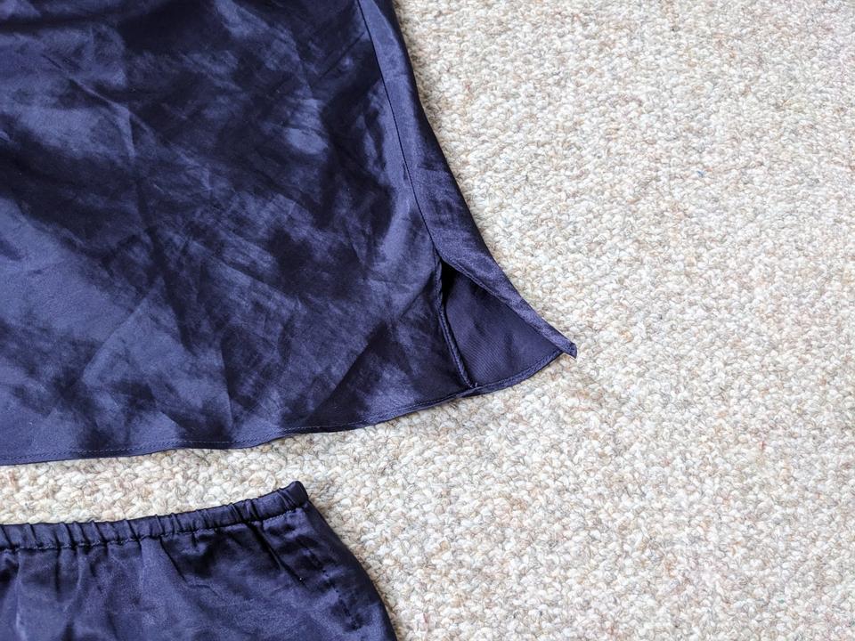 Tolle Satin Nachtwäsche 44 Hemdchen Pyjama lila Spitze leicht in Hennigsdorf