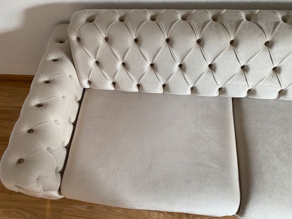 Neu 3-Sitzer-Sofa/Couch. Chesterfield/Beige-Gold mit Bettfunktion in Backnang