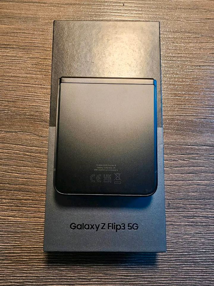 Samsung Galaxy Flip3 5G 256GB Phantom Black in Euskirchen