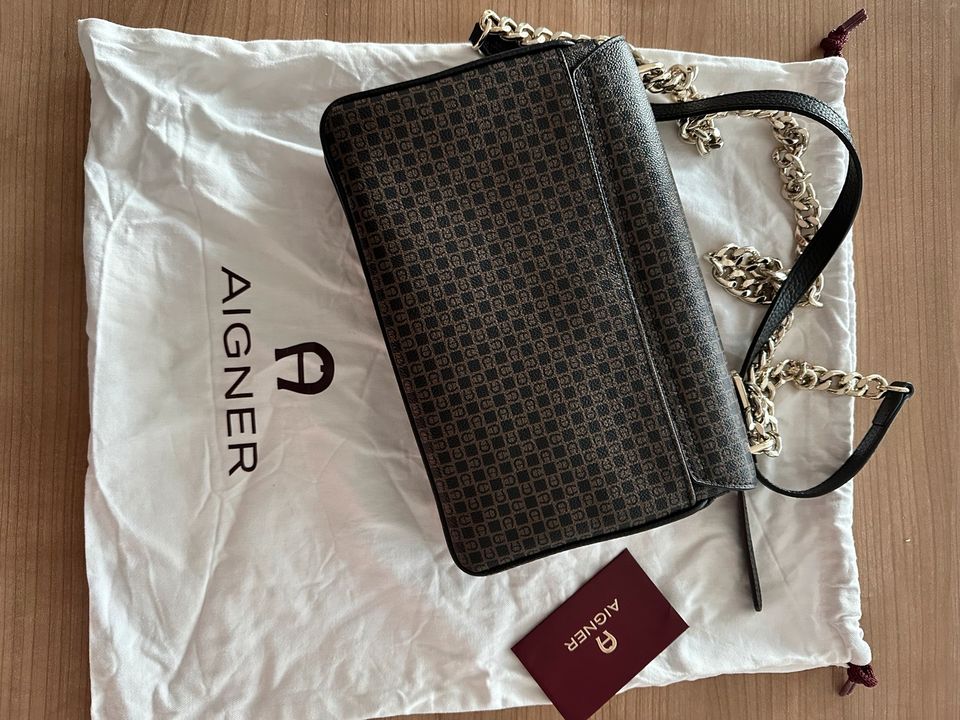 Aigner Cross Body bag in Leonberg