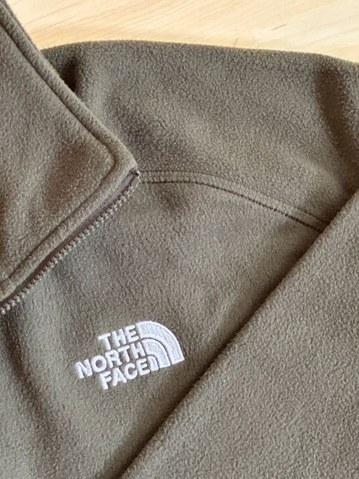 The North Face Fleece cropped Pullover Größe M in Berlin
