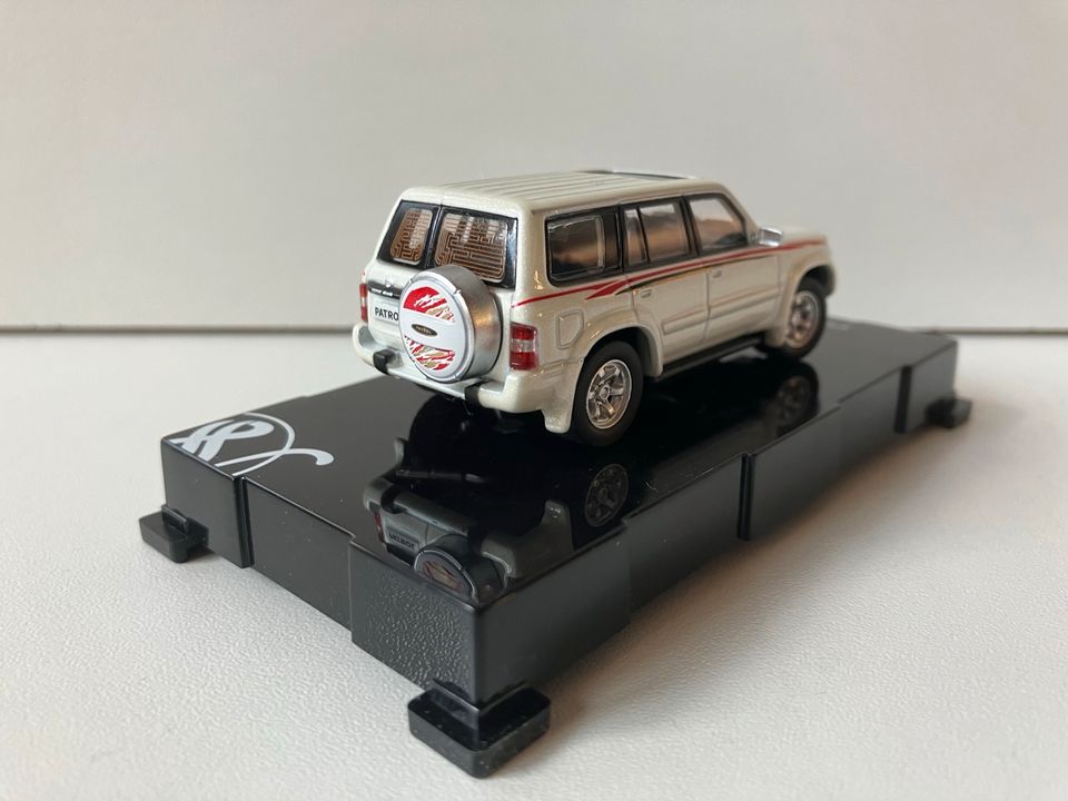1:64 Paudi Nissan Patrol GR Y61 Modell Modellauto in Niederau