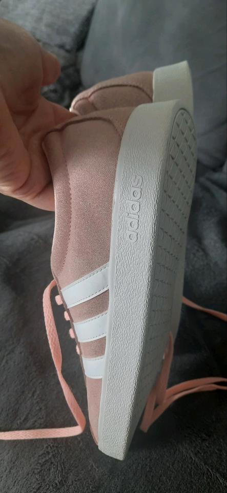 ADIDAS VL Court 2.0 echtes velours Leder gr. 38 3/4 wie NEU in Parsau