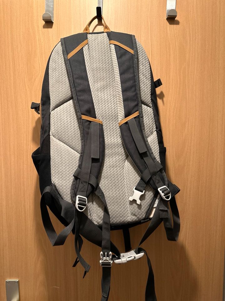 30L Rucksack Backpack in Berlin