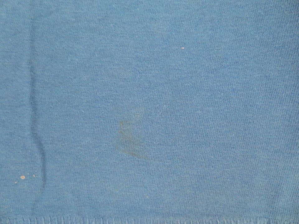 Blaues T-Shirt mit Fake-Applikationen von C&A (Gr. 122)   2,50 € in Neumarkt i.d.OPf.