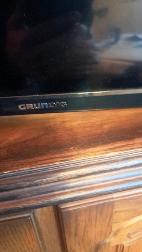 Grundig Fernseher 32 Zoll schwarz in Neudenau 